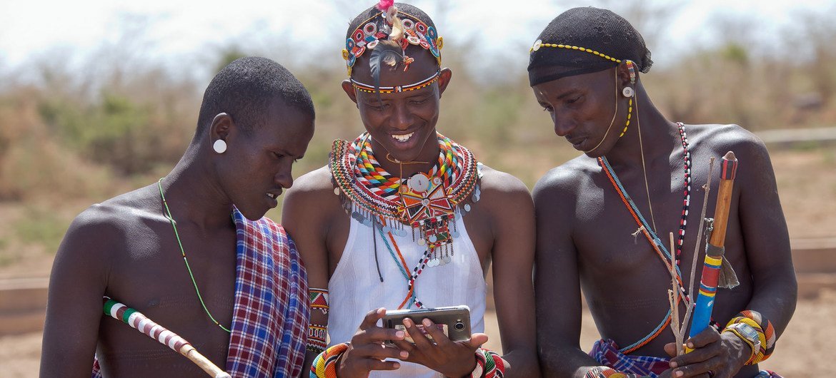 Una valiosa aplicación móvil ayuda a los pastores keniatas a vencer la sequía.