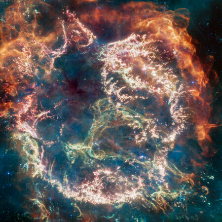 Casiopea A captada en el infrarrojo medio por la cámara MIRI del telescopio Webb