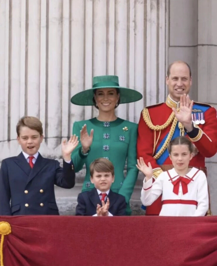 Los príncipes de Gales y sus hijos en la coronación del rey Carlos III. Foto: Fotonoticias. 