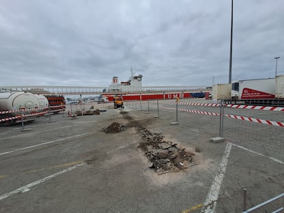 Instalación del sistema de alimentación eléctrica para ferris (denominado OPS) en el Puerto de Barcelona.