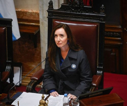 Al Gobierno le espera otra jornada negra en el Congreso | El Senado vota el tope salarial para los funcionarios del Ejecutivo 