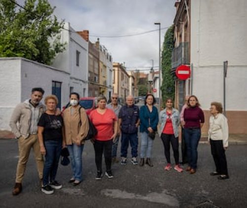 Vecinos del barrio Guadalquivir, en la localidad sevillana de Coria del Río.