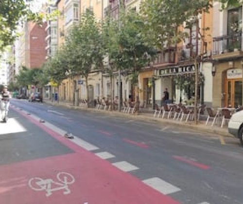 Carril bici de la avenida de Portugal de Logroño cuando estaba en funcionamiento.