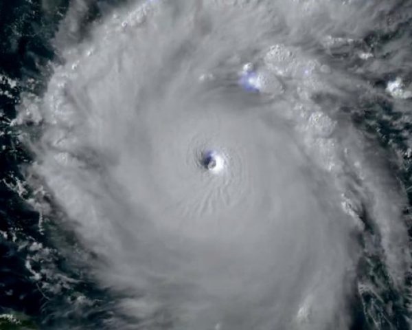 El huracán Beryl avanza por el Caribe y pasó a categoría 5. Foto: REUTER