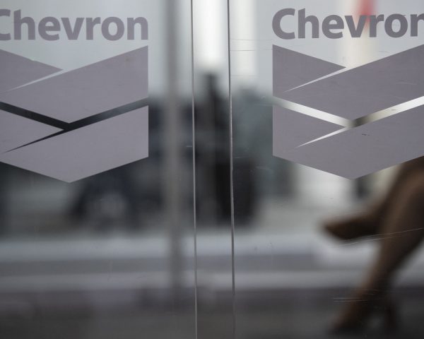 Estados Unidos no renovó la licencia que permitía a Chevron operar en Venezuela | La compañía norteamericana ayudó a reactivar la producción petrolera local
