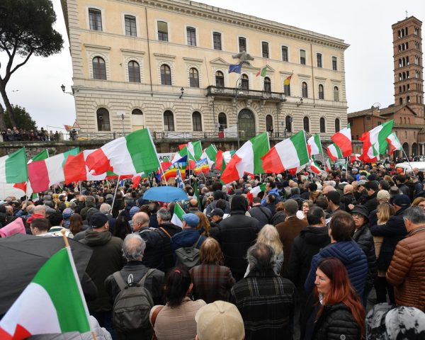 Italia: masiva manifestación de apoyo a la unidad europea | Decenas de miles de personas se expresaron en Roma